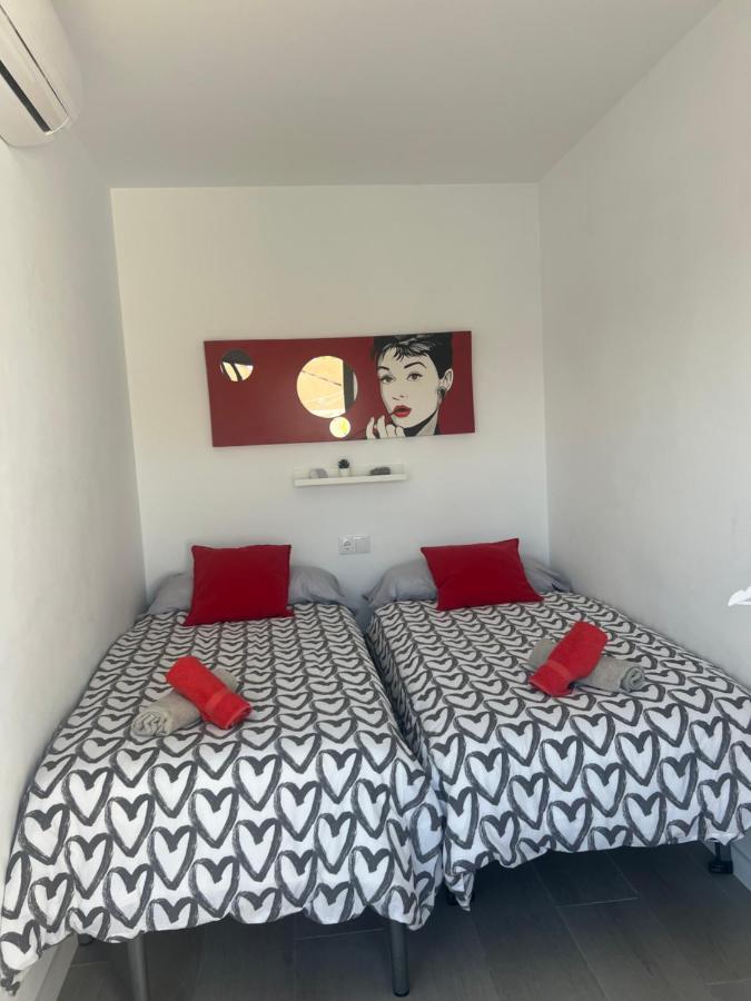 מאלגה Casa Carmen Atico Primera Linea De Playa מראה חיצוני תמונה